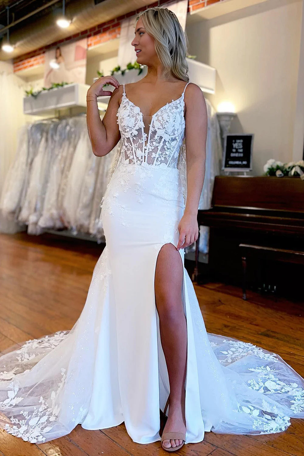 Wholesa Mermaid Spaghetti Straps High Slit Wedding Dress with Appliques